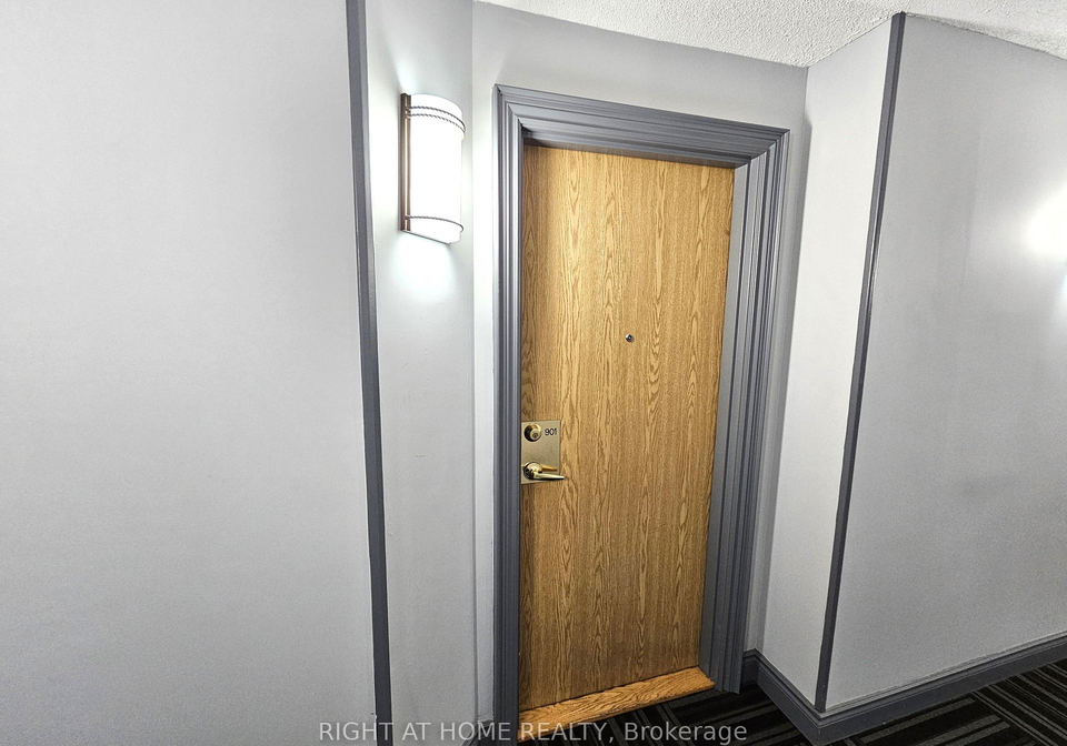 300-alton-towers-circle-toronto-scarborough-ontario-e13541570