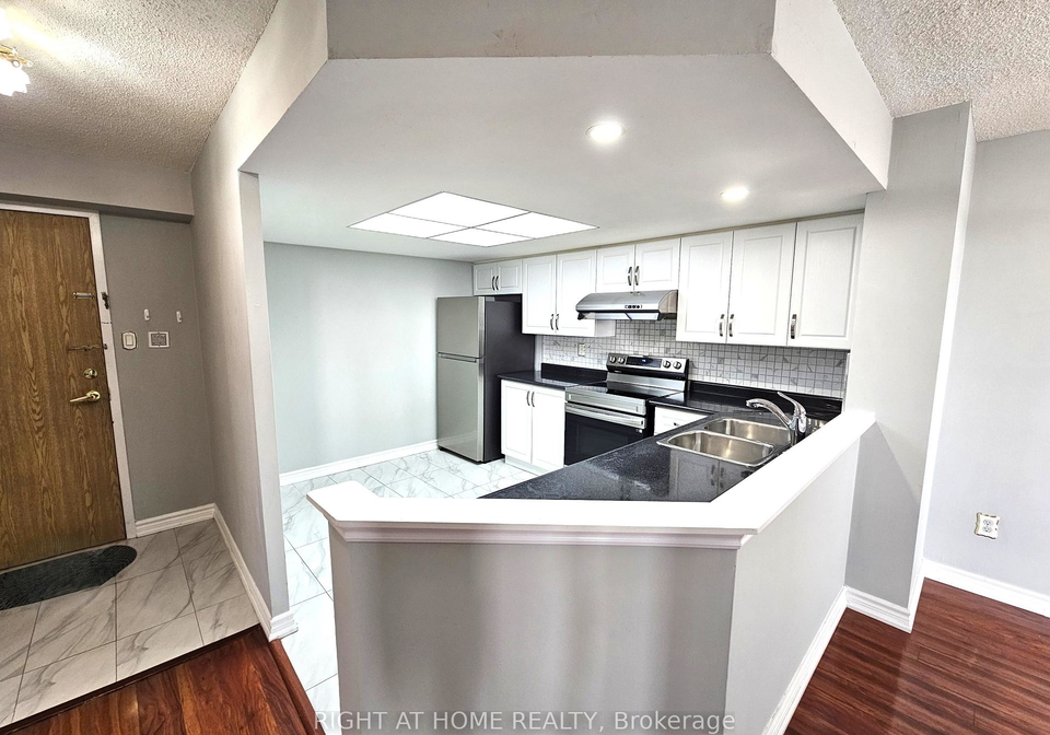 300-alton-towers-circle-toronto-scarborough-ontario-e13541570