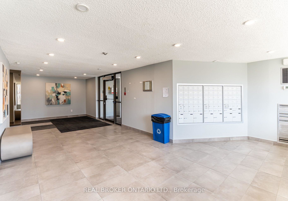 4060-lawrence-avenue-e-toronto-scarborough-ontario-e13542146
