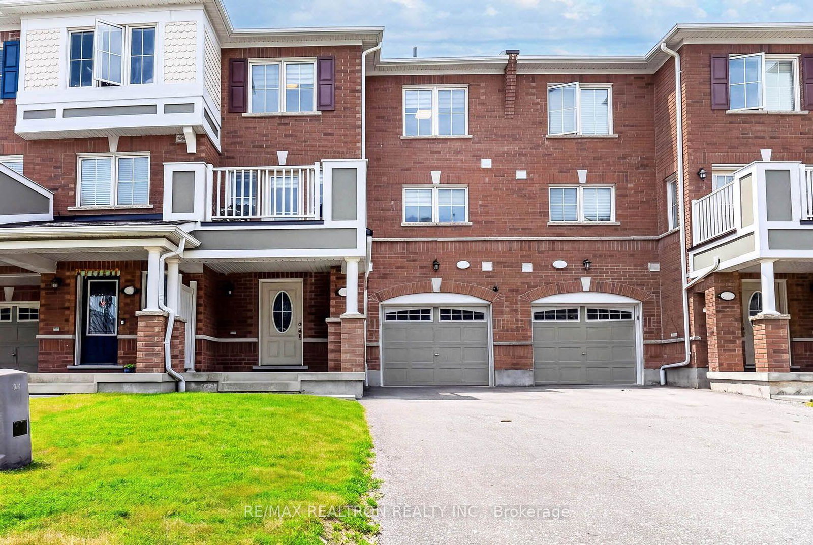 2483-fall-harvest-crescent-pickering-ontario-e13542860