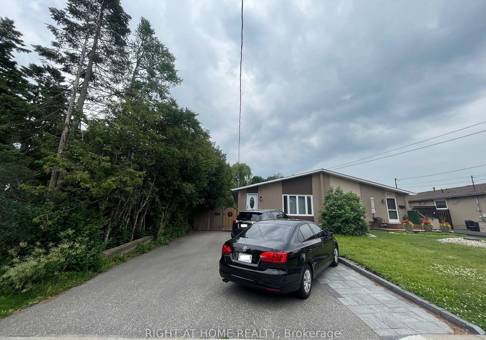 823-sanok-drive-pickering-ontario-e13543268