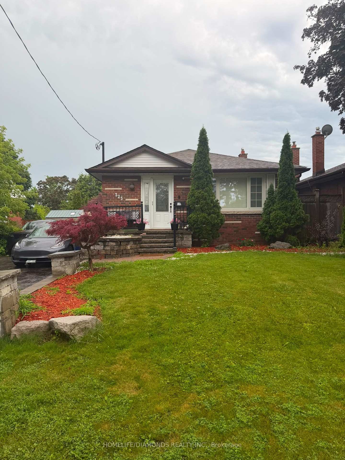 323-ridgeway-avenue-oshawa-ontario-e13545348