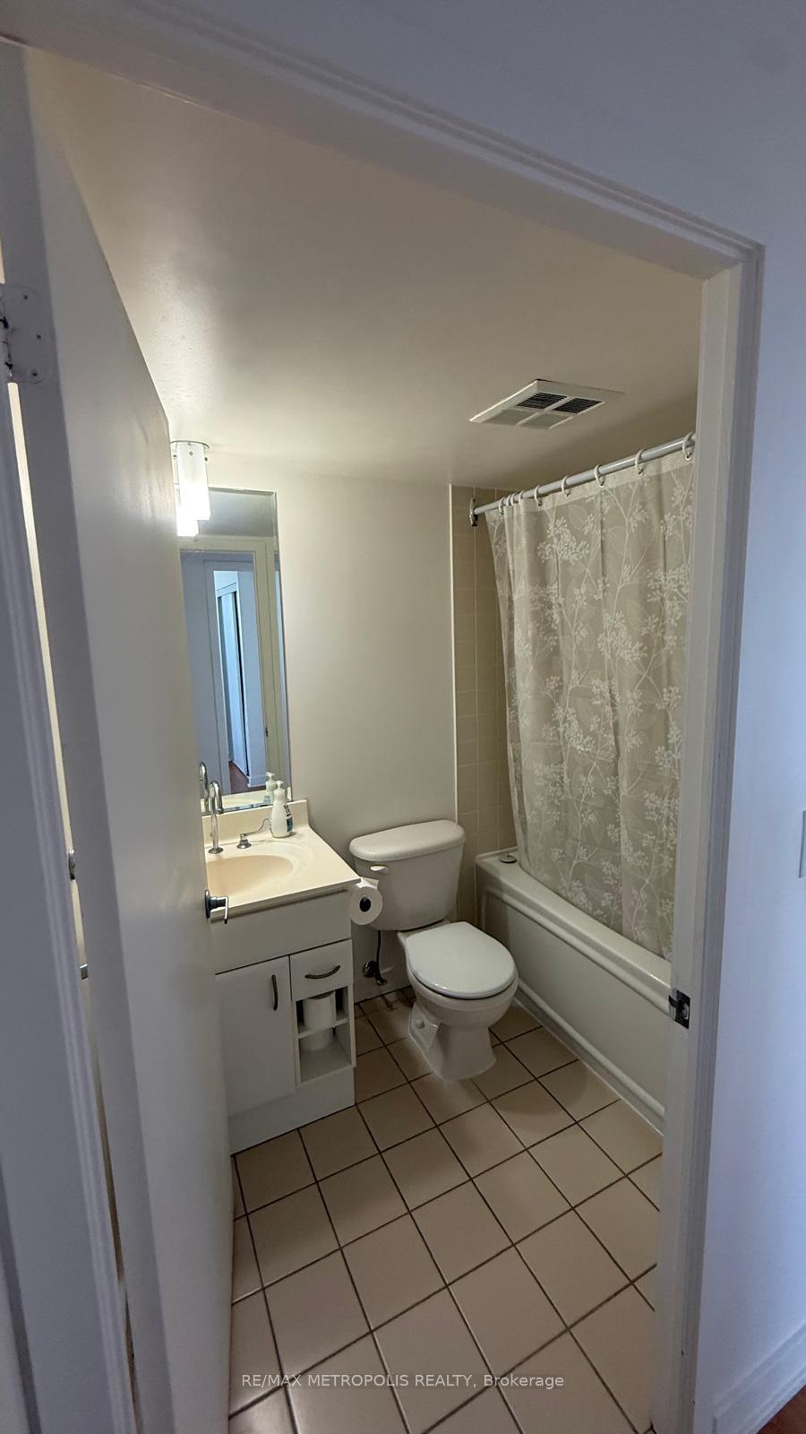 36-lee-centre-drive-toronto-scarborough-ontario-e13546448