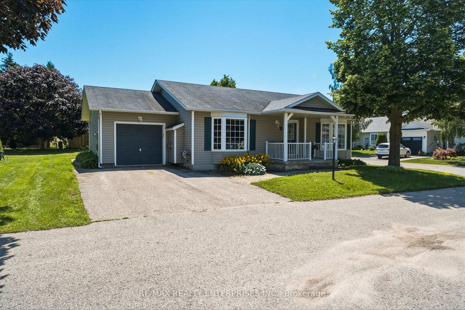 1-huron-court-clarington-ontario-e13546998