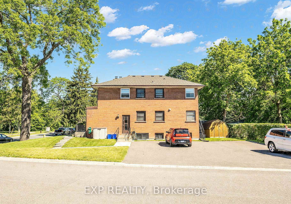 1121-centre-street-s-whitby-ontario-e13547132