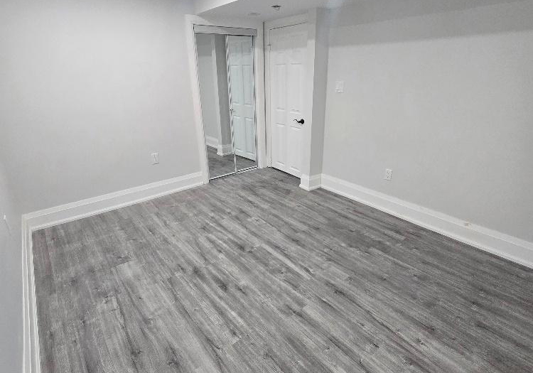1136-enchanted-crescent-pickering-ontario-e13547706