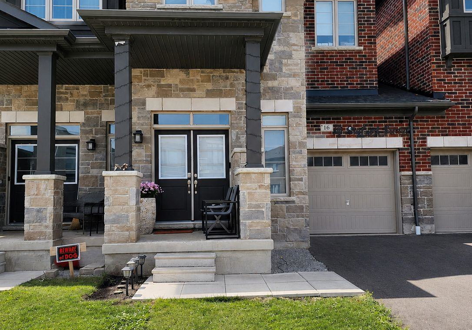 16-sigford-street-n-whitby-ontario-e13548576