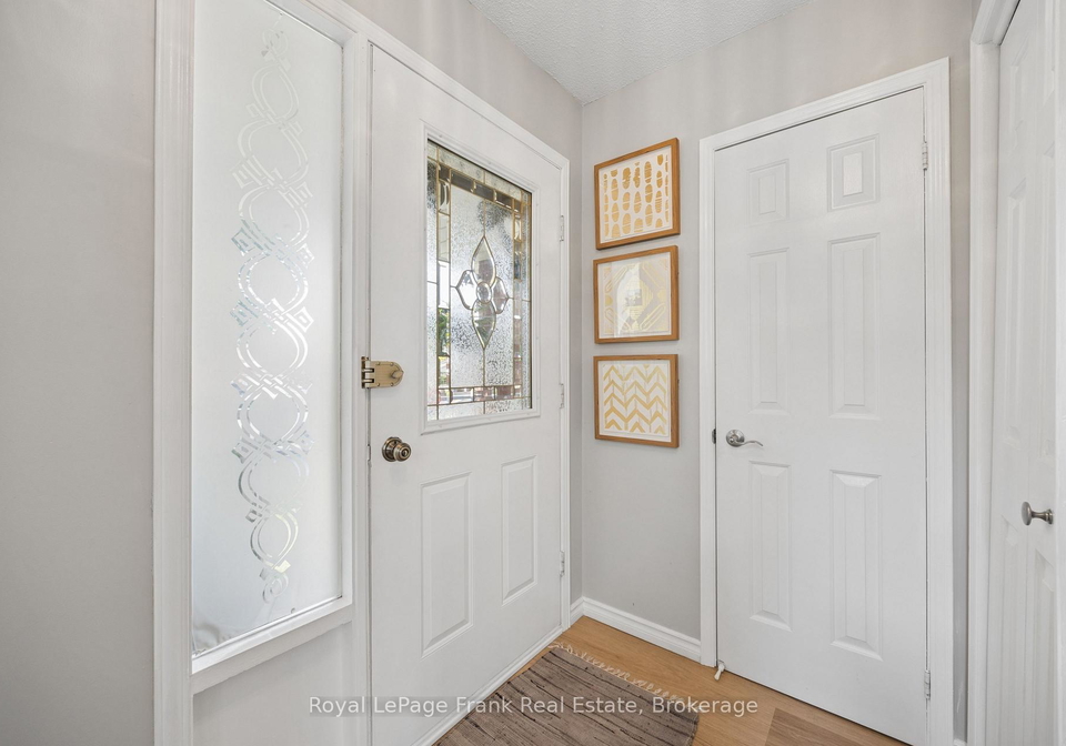 9-giles-court-whitby-ontario-e13549114
