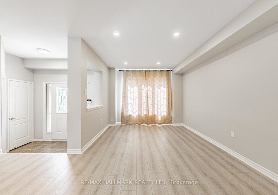 6-dollery-gate-ajax-ontario-e13550090