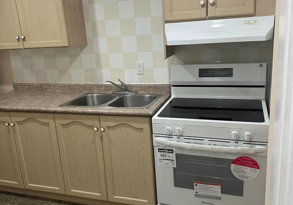 132-lawson-road-toronto-scarborough-ontario-e13550358