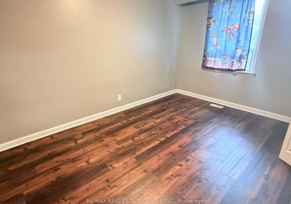 52-sharbot-avenue-toronto-scarborough-ontario-e13551874