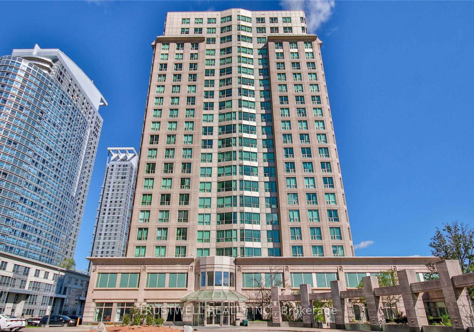 8-lee-centre-drive-toronto-scarborough-ontario-e13553084
