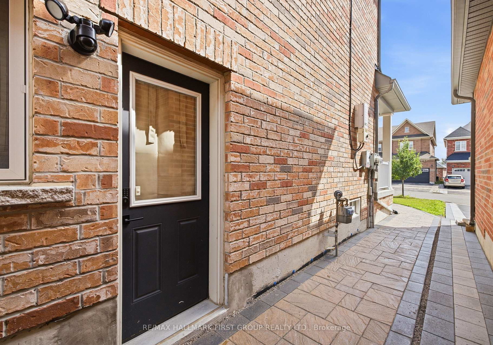 527-halo-street-oshawa-ontario-e13553592