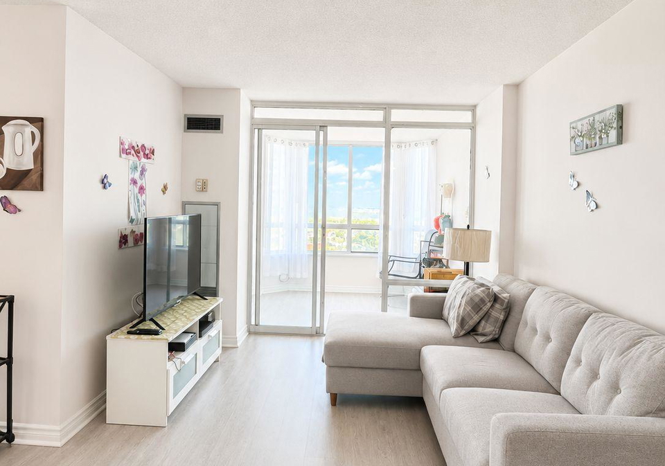 330-alton-towers-circle-toronto-scarborough-ontario-e13553800