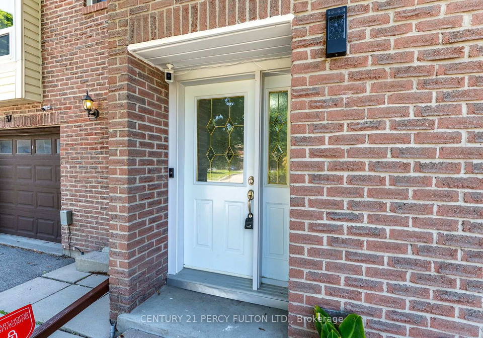 350-camelot-court-oshawa-ontario-e13554508