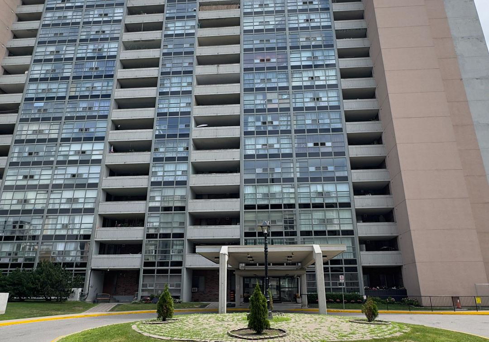 3380-eglington-avenue-east-e-toronto-scarborough-ontario-e13555746