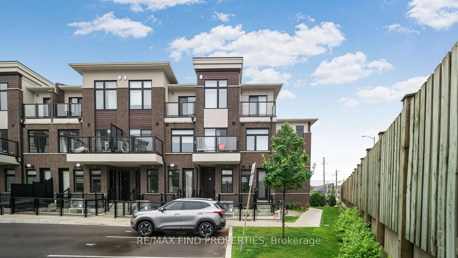 755-omega-drive-pickering-ontario-e13555752