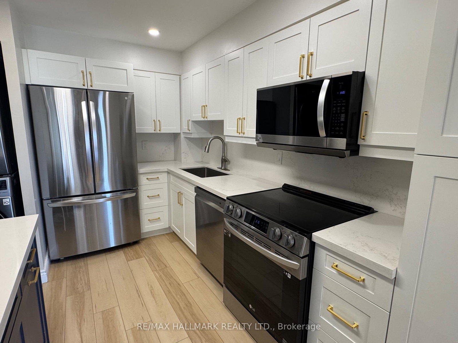 8-silver-bell-grove-toronto-scarborough-ontario-e13556232