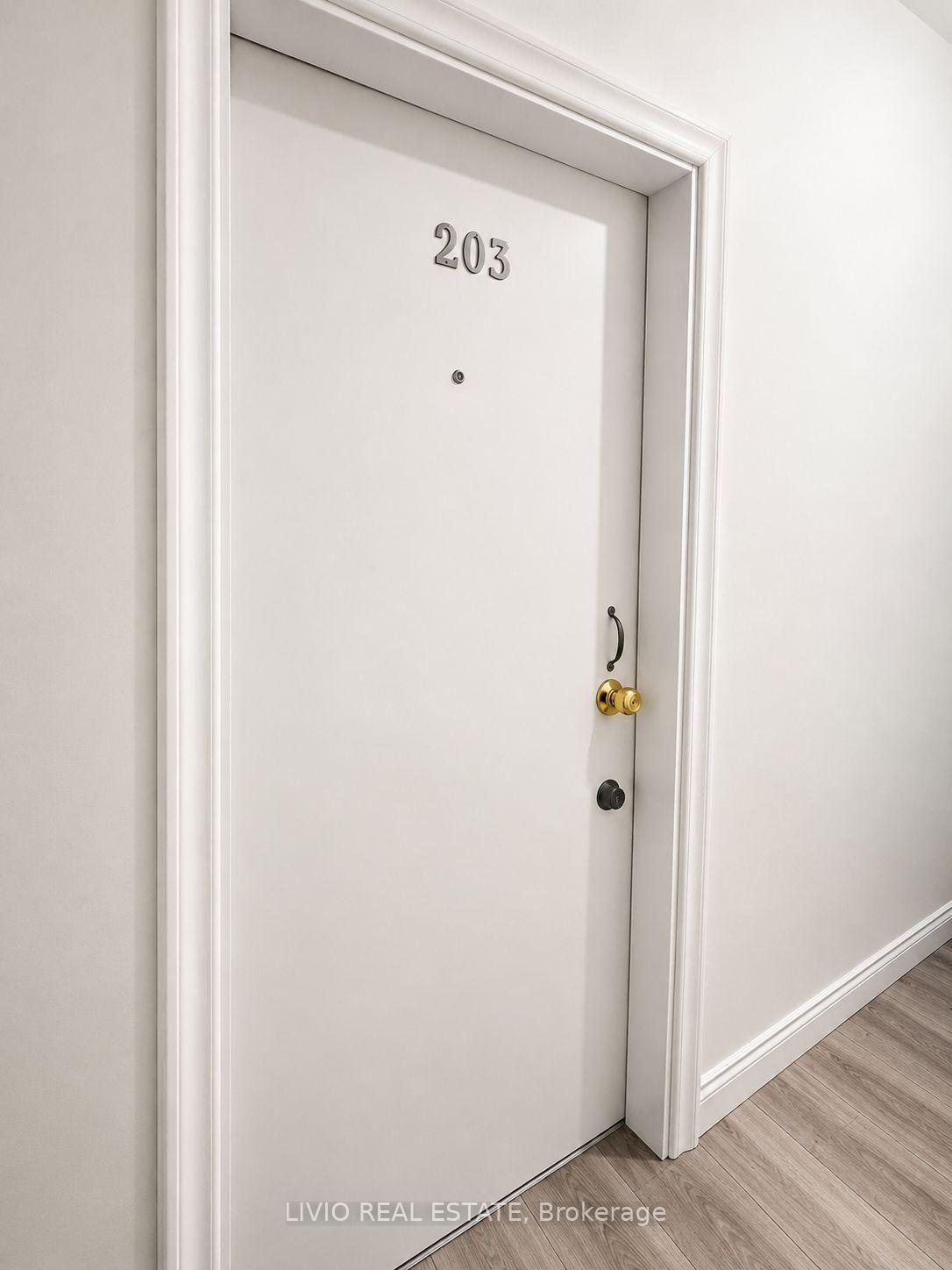 2967-st-clair-avenue-e-toronto-east-york-ontario-e13556444