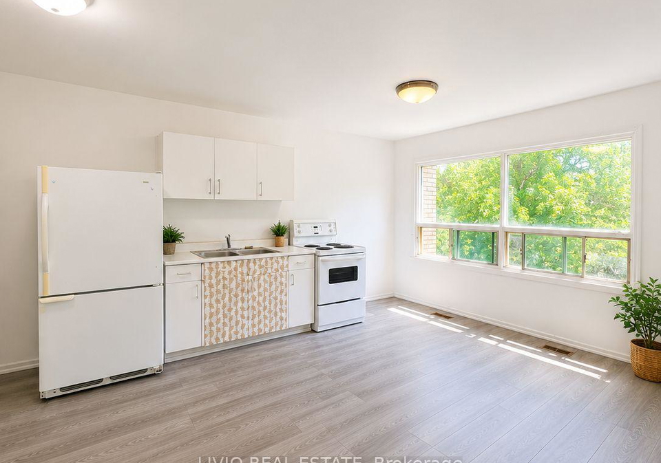2967-st-clair-avenue-e-toronto-east-york-ontario-e13556444