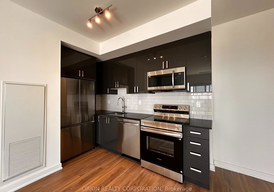 1010-sandy-beach-road-pickering-ontario-e13557928