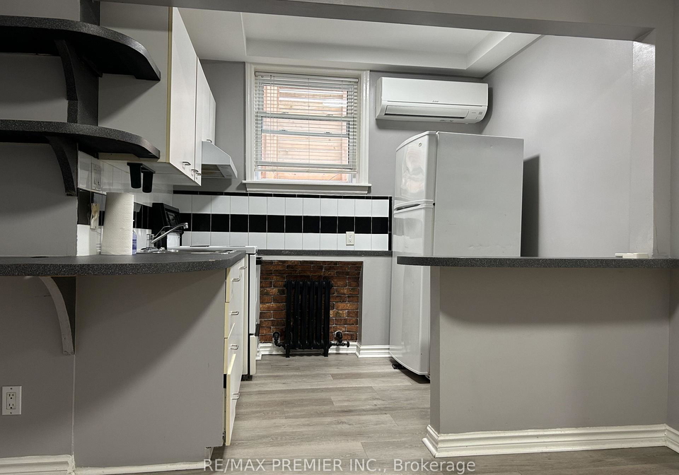 9-bracebridge-avenue-toronto-east-york-ontario-e13558048