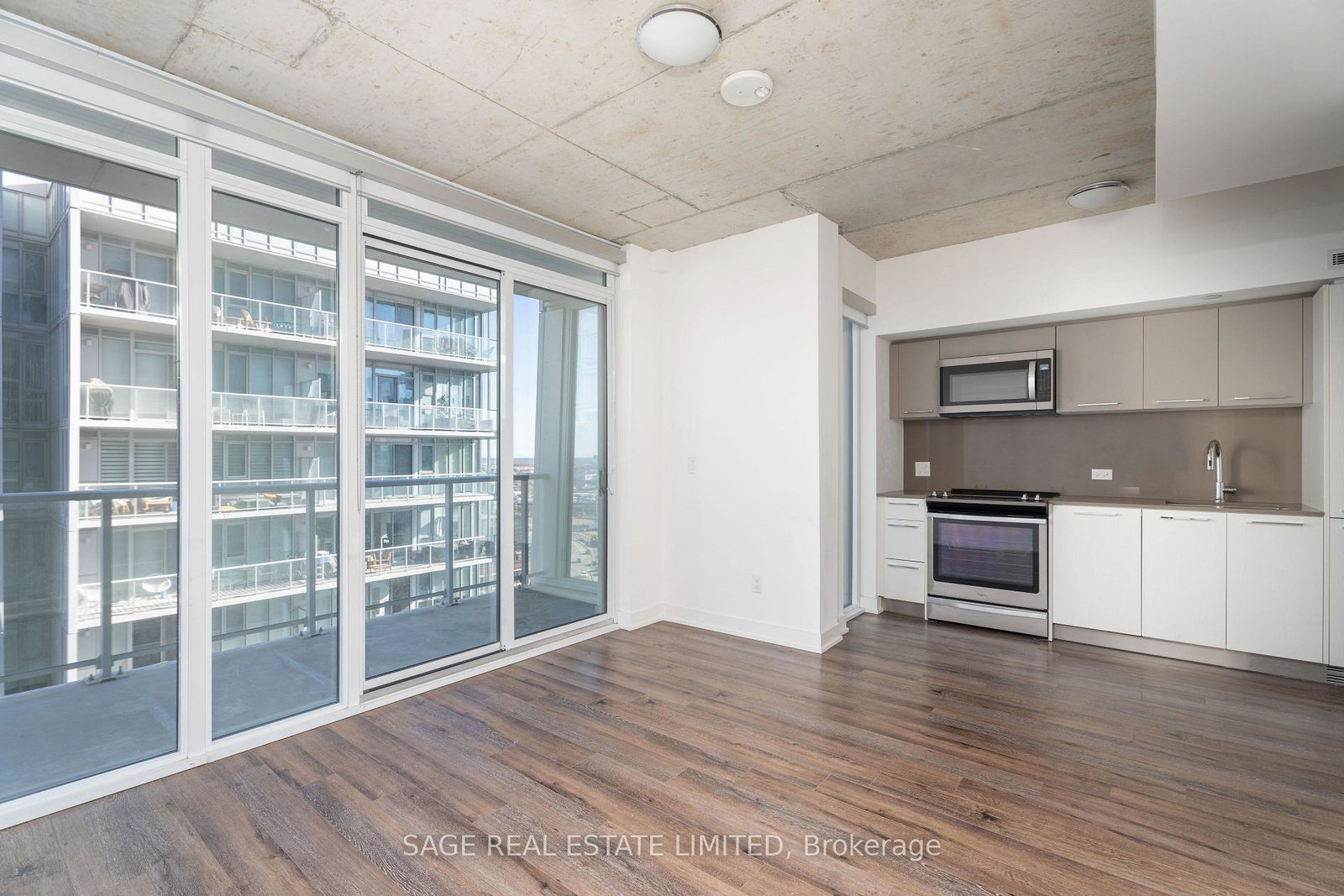 15-baseball-place-toronto-toronto-ontario-e13558224