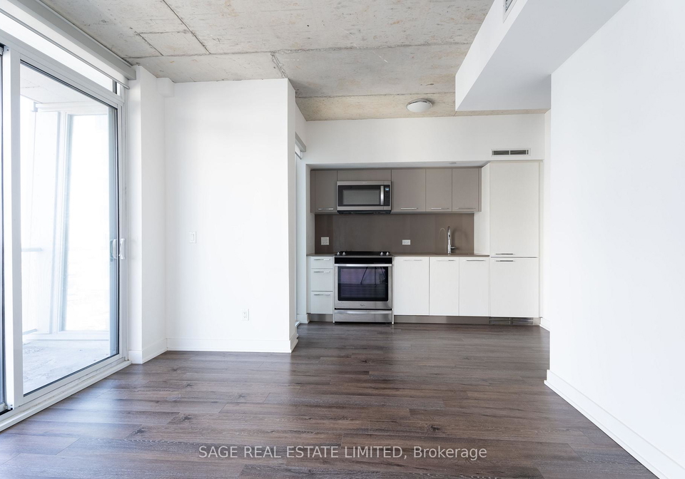 15-baseball-place-toronto-toronto-ontario-e13558224
