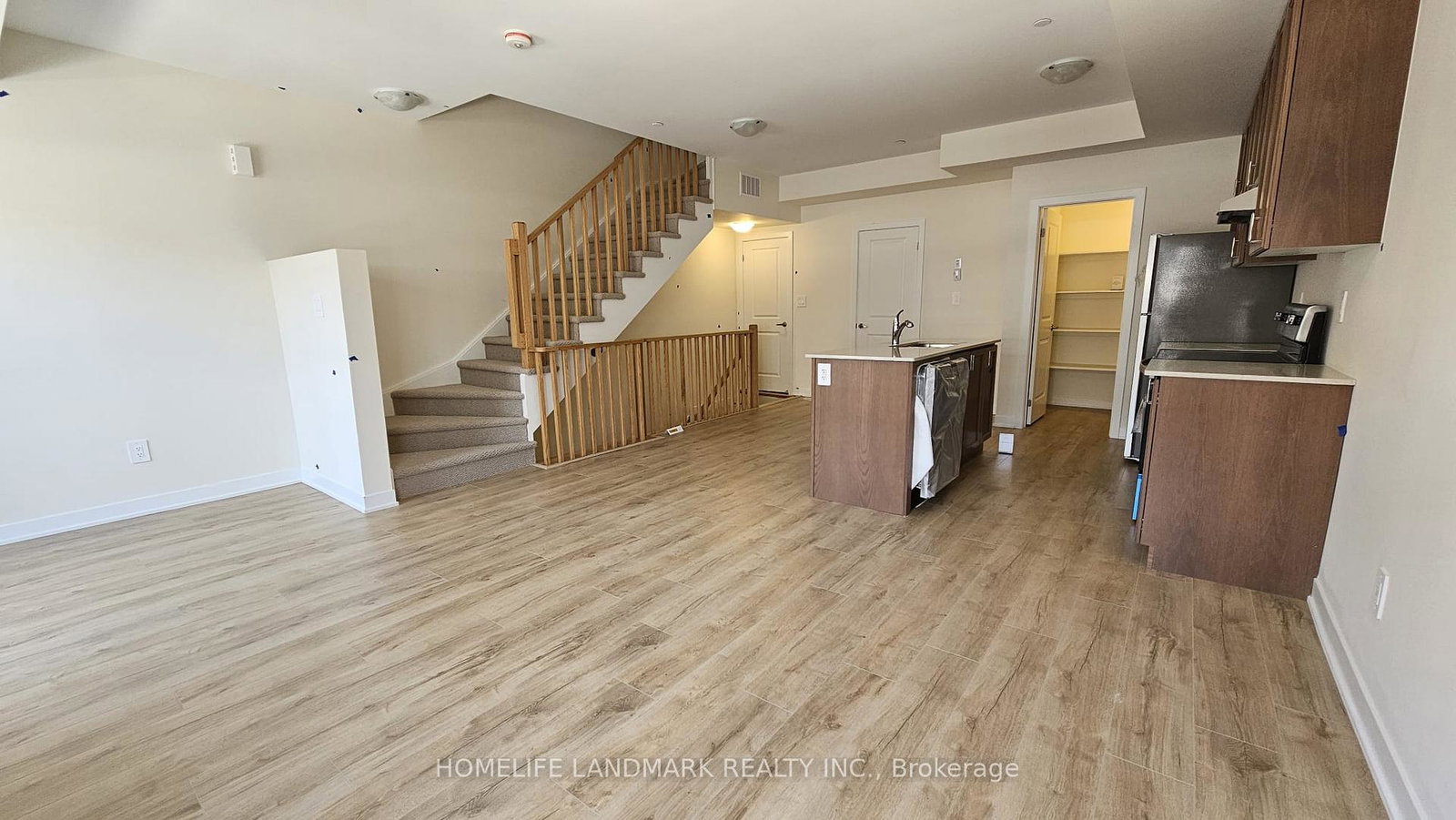 755-omega-drive-pickering-ontario-e13558502