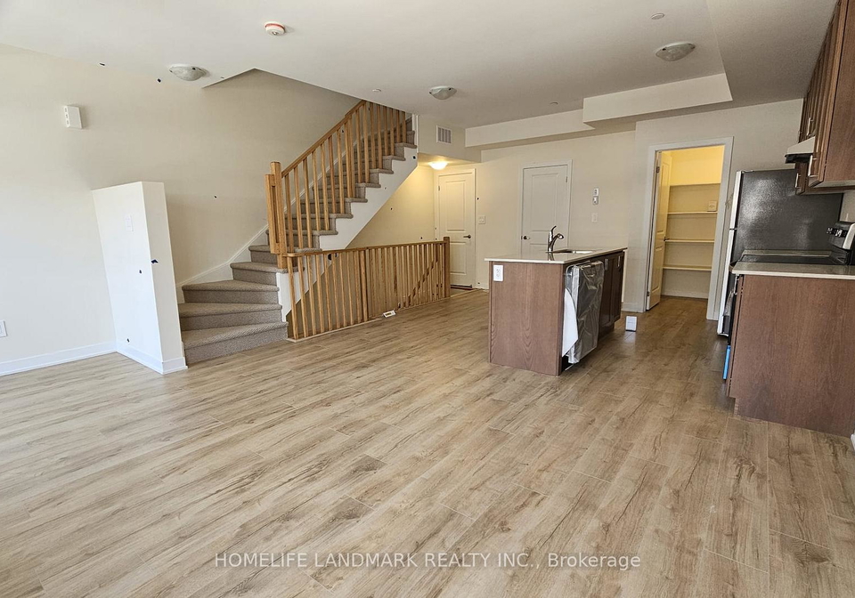 755-omega-drive-pickering-ontario-e13558502