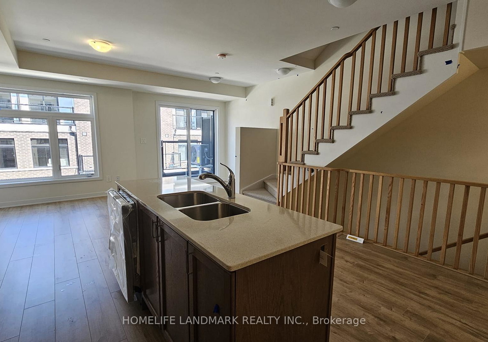 755-omega-drive-pickering-ontario-e13558502