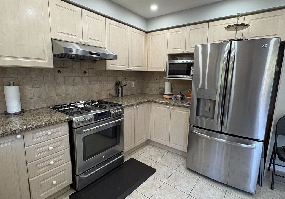 15-nobbs-drive-ajax-ontario-e13558744