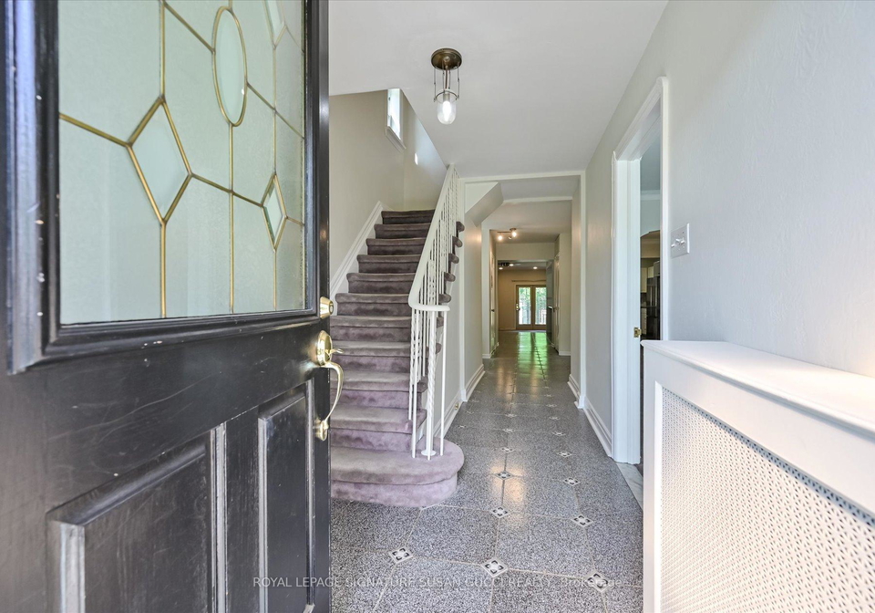 32-marilyn-crescent-toronto-east-york-ontario-e13558844