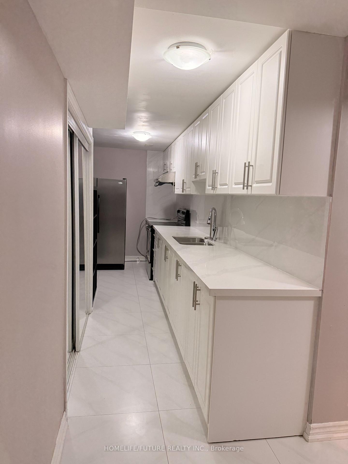 4-meandering-trail-toronto-scarborough-ontario-e13559376