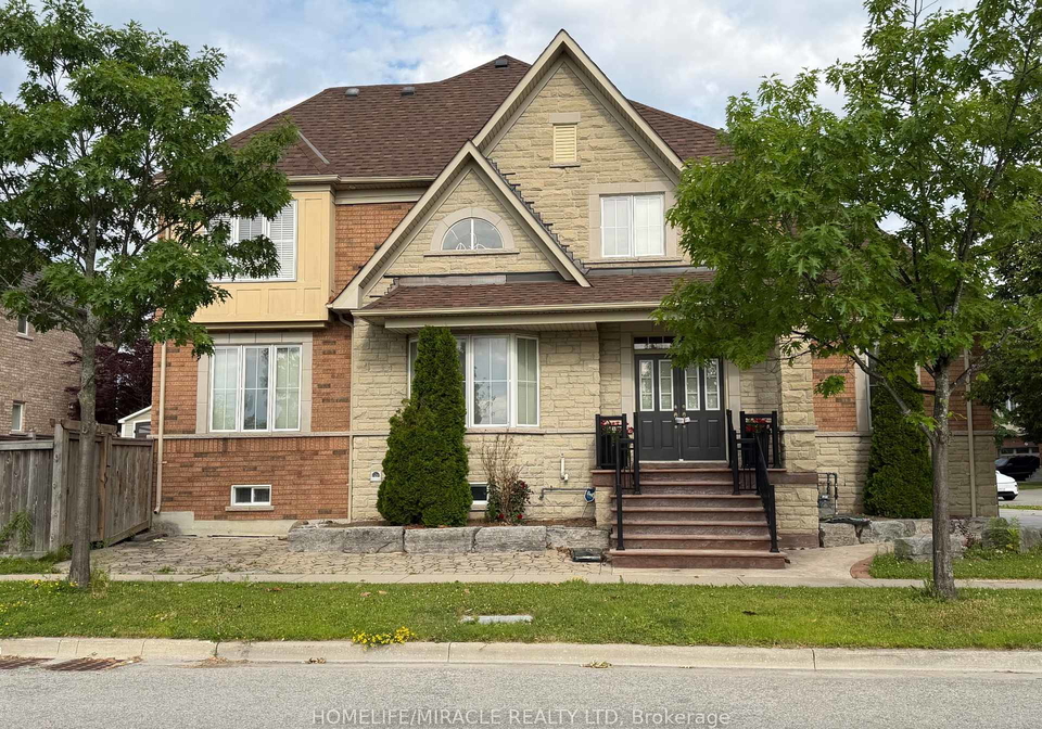 18-portelli-crescent-ajax-ontario-e13559422