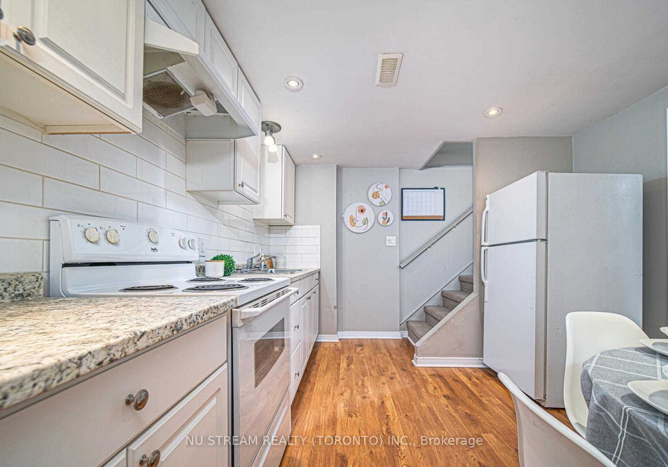 901-lilac-terrace-whitby-ontario-e13559590