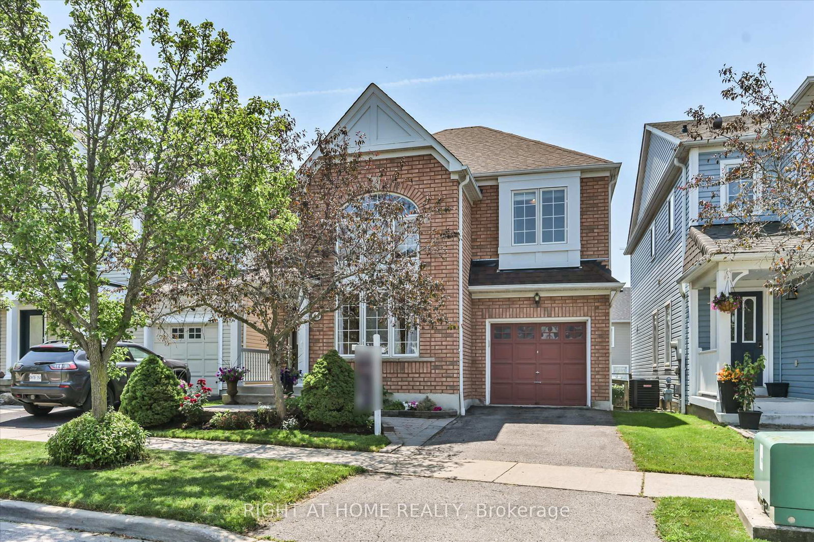 94-moynahan-crescent-ajax-ontario-e13559690