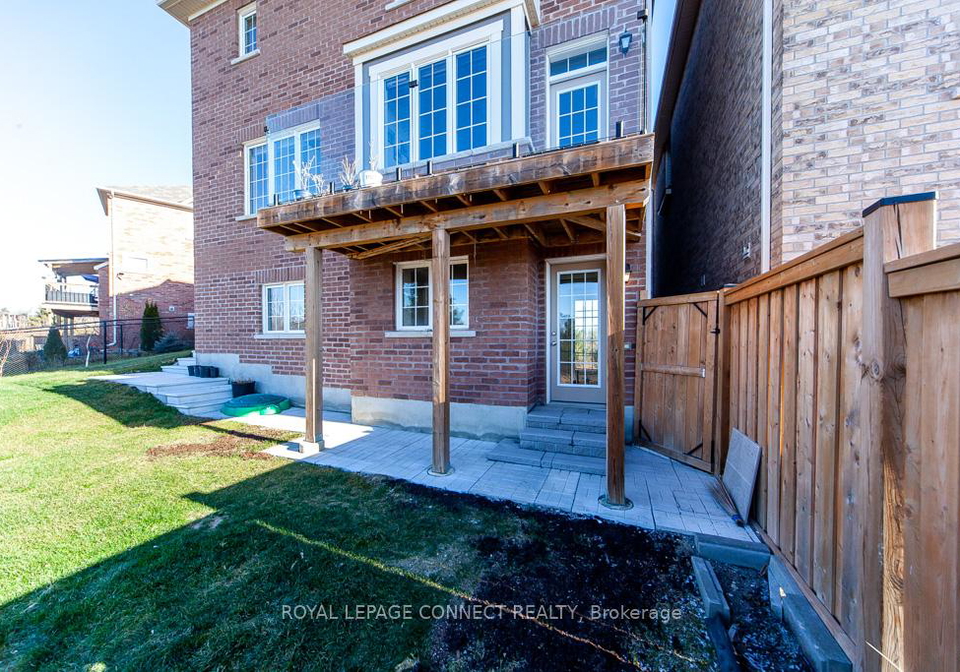 2412-moonlight-crescent-pickering-ontario-e13560404