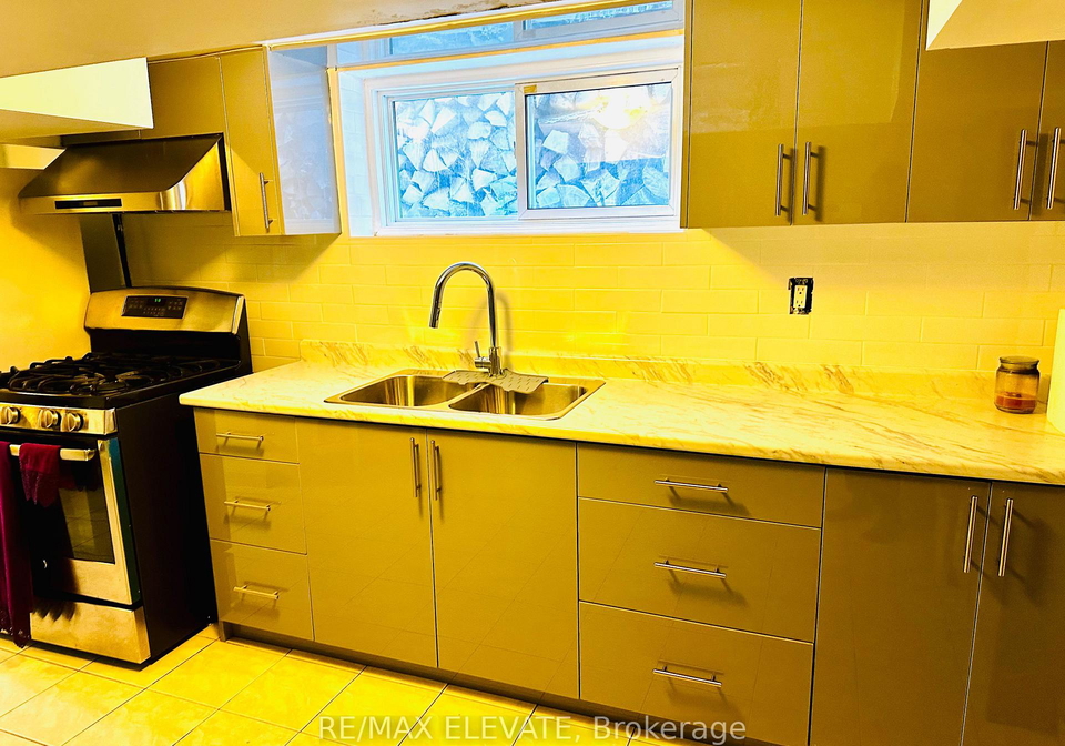 3-gatesview-avenue-toronto-scarborough-ontario-e13560954