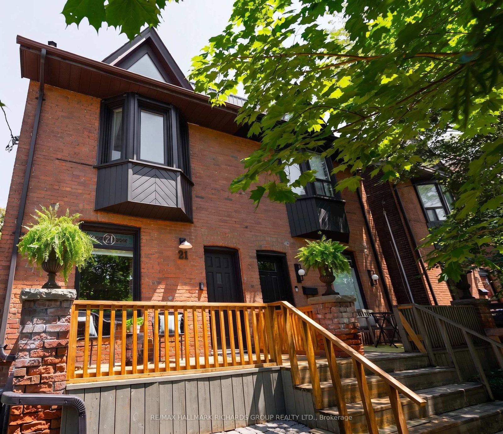 21-bertmount-avenue-toronto-toronto-ontario-e13561372