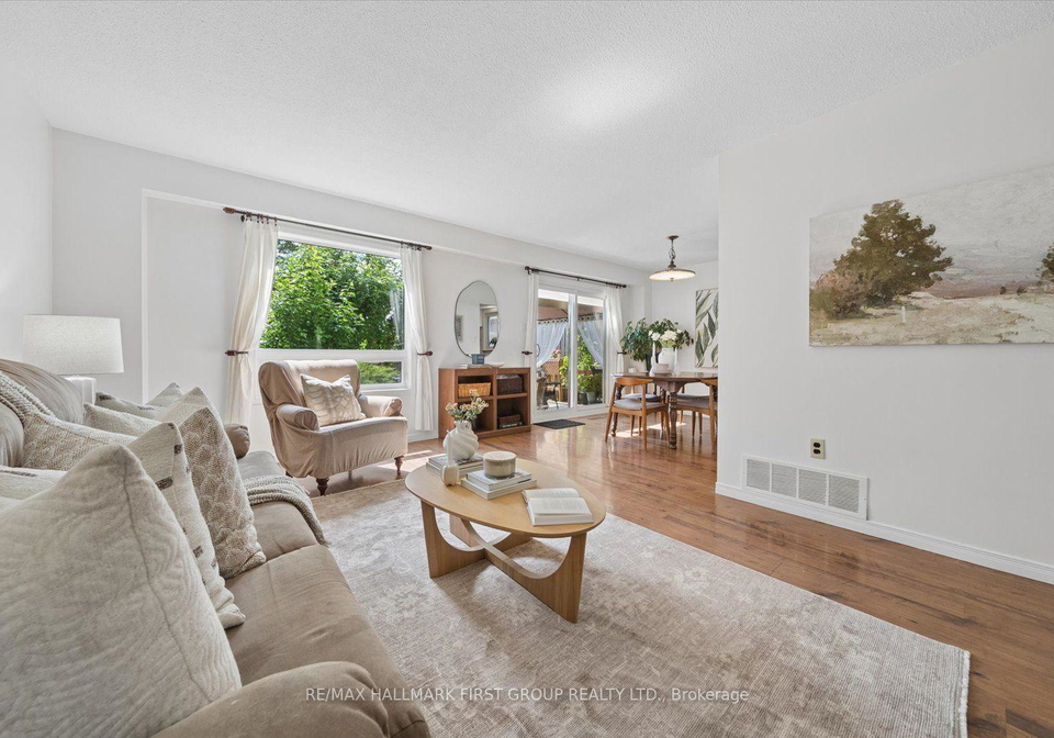 648-creekview-circle-pickering-ontario-e13561428