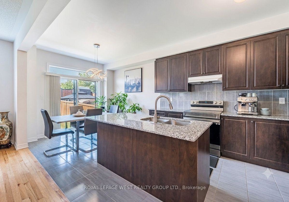 1278-aquarius-trail-pickering-ontario-e13562744