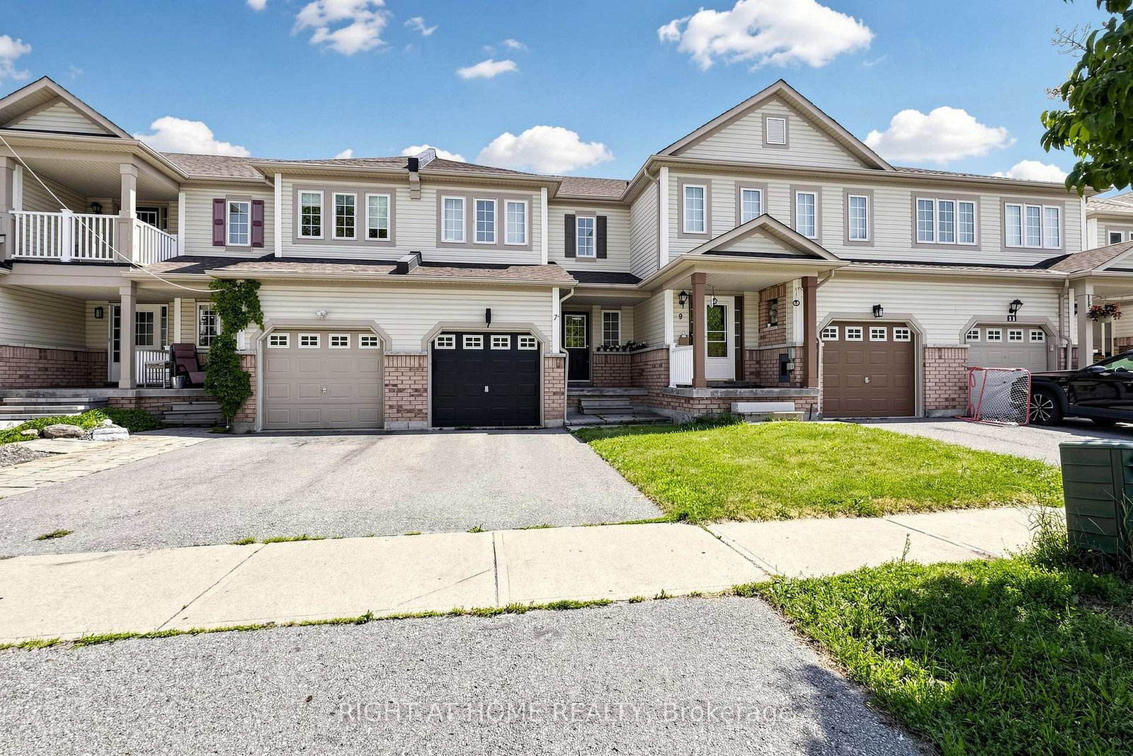 7-macmillan-avenue-whitby-ontario-e13563338