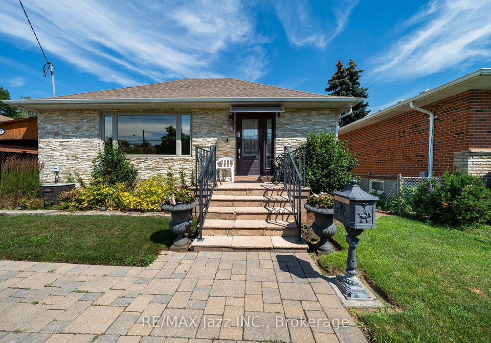 12-warnsworth-street-toronto-scarborough-ontario-e13563342