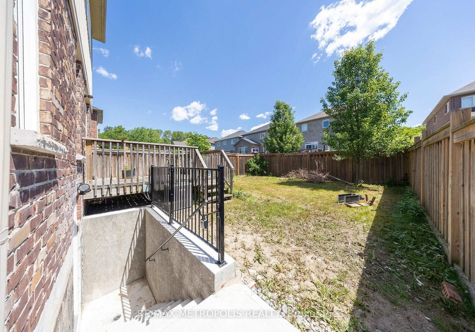 23-gordon-cowling-street-clarington-ontario-e13563520