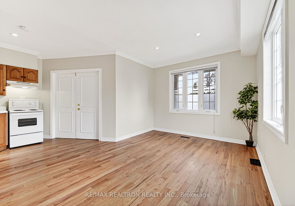 454-donlands-avenue-toronto-east-york-ontario-e13563888
