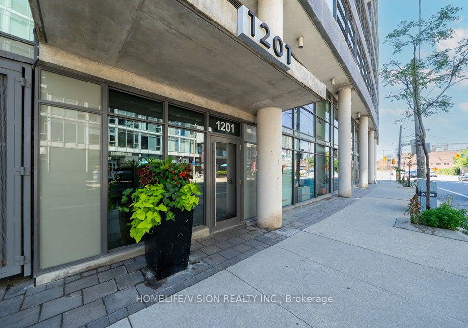 1201-dundas-street-e-toronto-toronto-ontario-e13563896