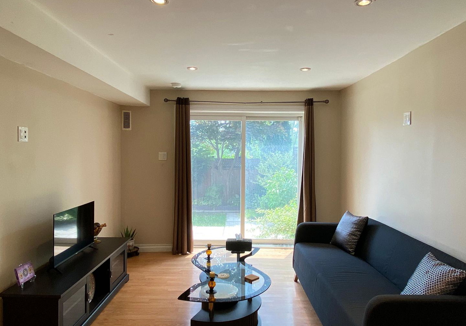 24-dairy-drive-toronto-scarborough-ontario-e13564144