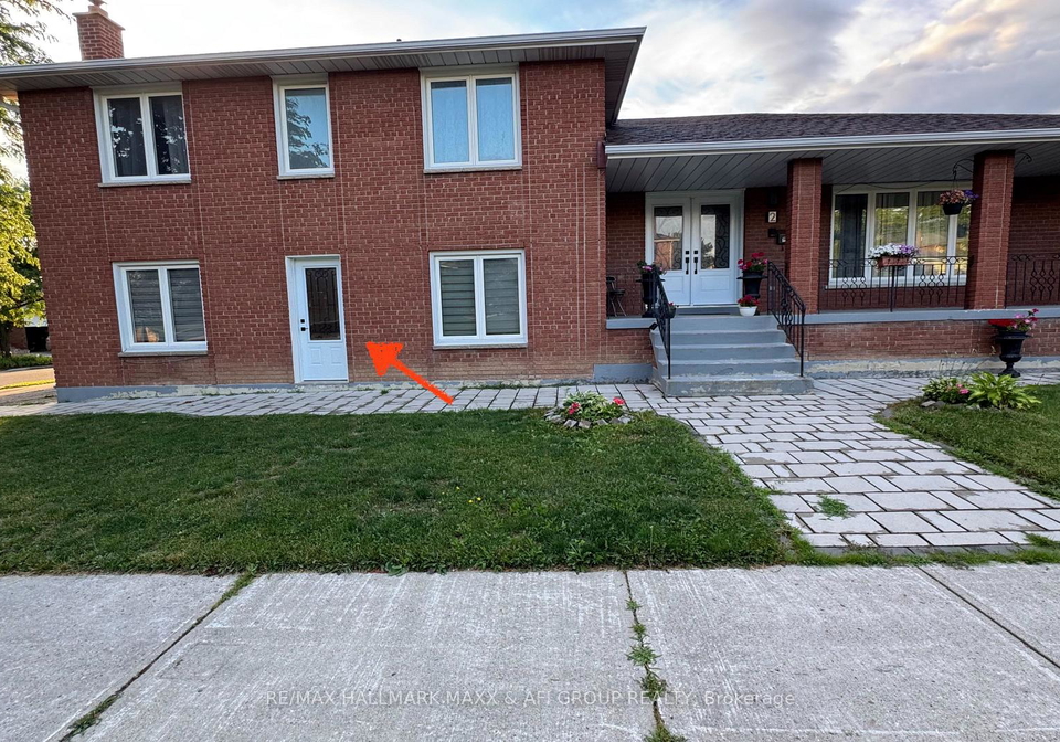 2-lambeth-square-toronto-scarborough-ontario-e13565414