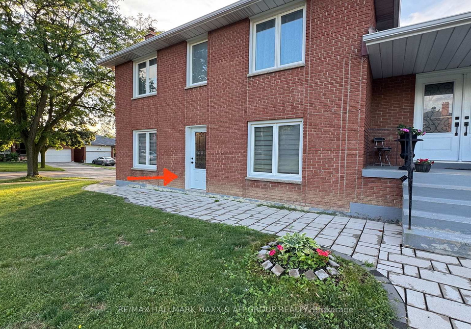 2-lambeth-square-toronto-scarborough-ontario-e13565414